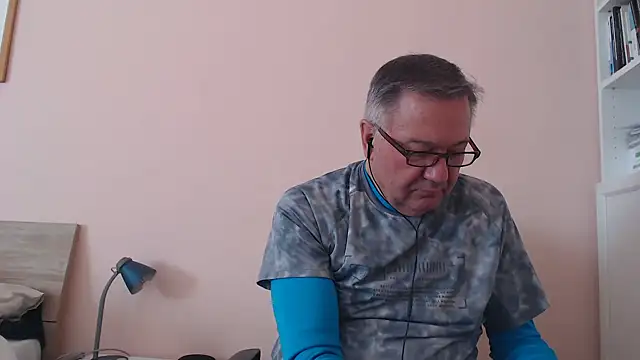 Snapshot of YOU6me chatting on October 2025 07:48:01 AM YOU6me online show from October 2025 07:48:01 AM