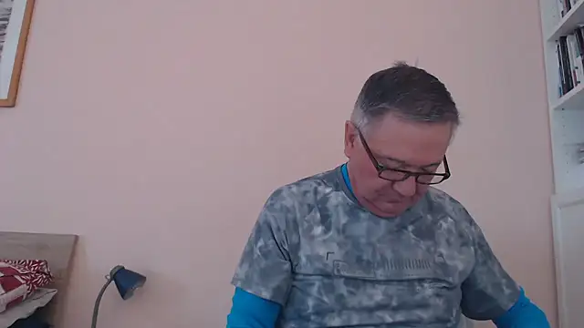 Snapshot of YOU6me chatting on October 2025 08:44:01 AM YOU6me online show from October 2025 08:44:01 AM