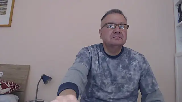 Snapshot of YOU6me chatting on October 2025 04:05:02 PM YOU6me online show from October 2025 04:05:02 PM