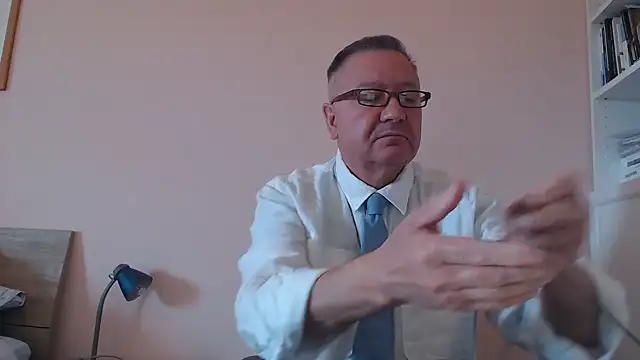 Snapshot of YOU6me chatting on October 2025 08:12:01 AM YOU6me online show from October 2025 08:12:01 AM