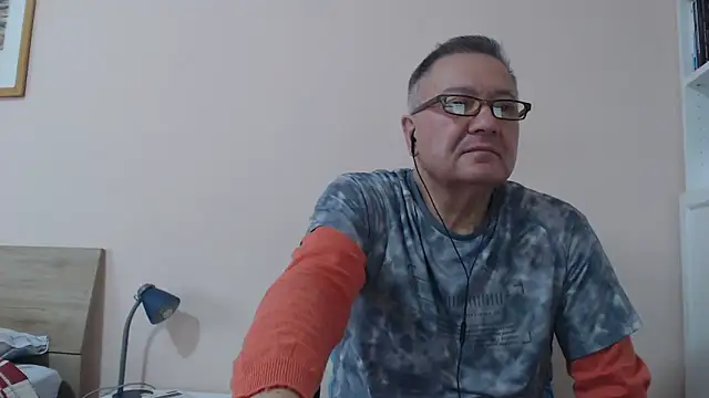 Snapshot of YOU6me chatting on October 2025 10:40:02 AM YOU6me online show from October 2025 10:40:02 AM