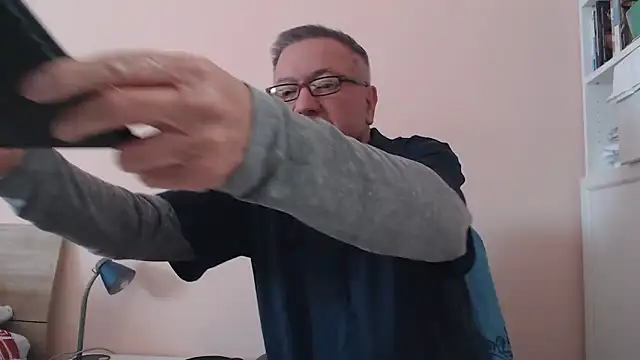 Snapshot of YOU6me chatting on October 2025 07:42:02 AM YOU6me online show from October 2025 07:42:02 AM