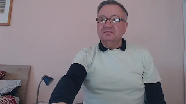 Snapshot of YOU6me chatting on November 2025 08:45:01 AM YOU6me online show from November 2025 08:45:01 AM