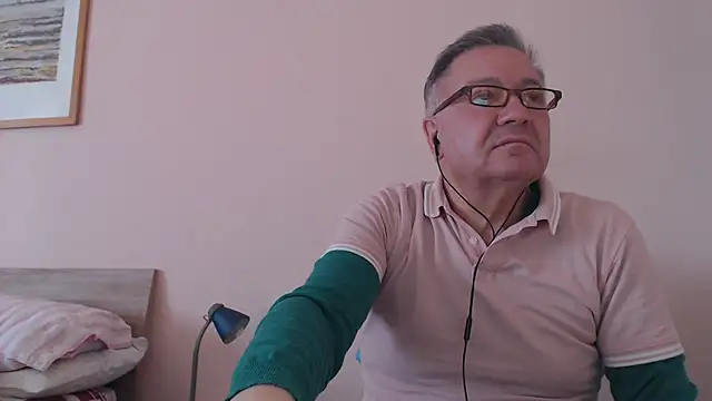 Snapshot of YOU6me chatting on November 2025 10:34:02 AM YOU6me online show from November 2025 10:34:02 AM