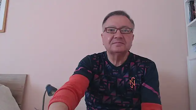 Snapshot of YOU6me chatting on November 2025 10:37:02 AM YOU6me online show from November 2025 10:37:02 AM