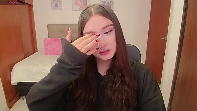 Miley Baker online show from October 2025 02:18:02 PM