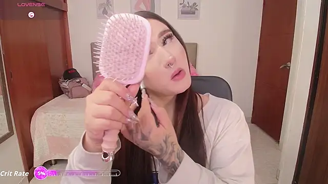 Miley Baker online show from November 2025 03:37:02 PM