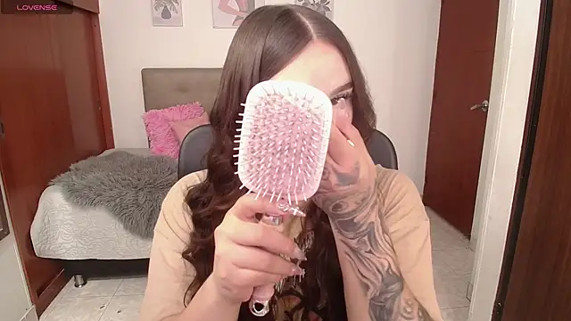 Miley Baker online show from December 2025 02:48:01 PM