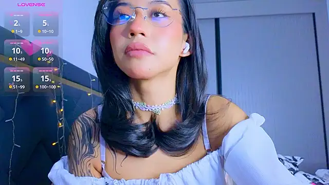 Mia Tin online show from January 2026 01:24:02 PM