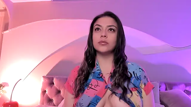 Nicolle W online show from January 2025 11:49:02 AM