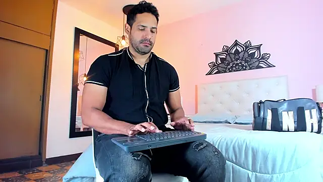 JorsMontero online show from February 2025 12:47:01 PM