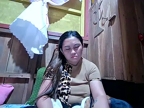 LalaiAsian online show from November 2025 09:35:01 PM