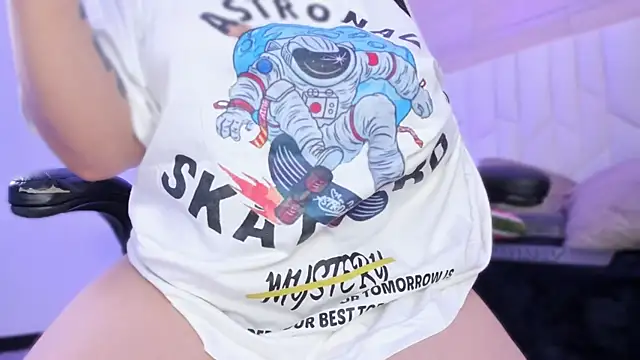 io chie  online show from December 2025 04:09:01 AM