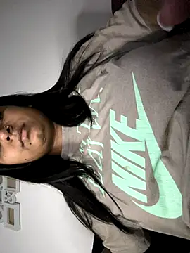 layla amin online show from September 2025 10:32:01 PM