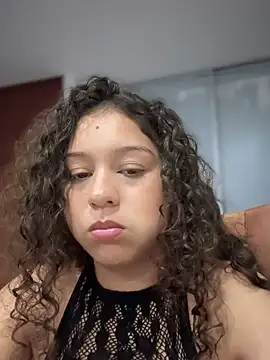 Snapshot of Shara_dreams chatting on February 2025 03:53:02 AM Shara dreams online show from February 2025 03:53:02 AM