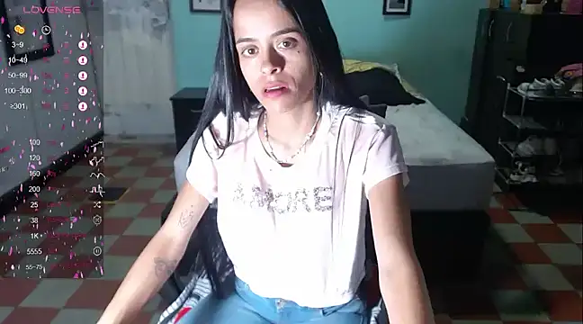 Snapshot of Mia_sexy18_ chatting on January 2025 02:51:02 AM Mia sexy18 online show from January 2025 02:51:02 AM