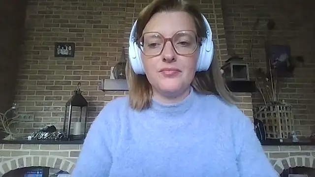 Snapshot of LiquidLeonie chatting on July 2026 05:24:01 AM LiquidLeonie online show from July 2026 05:24:01 AM