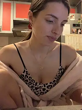 SeducingYoghourt online show from December 2024 03:46:01 PM