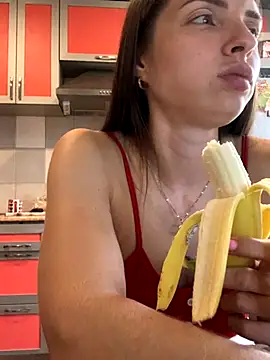 SeducingYoghourt online show from September 2025 03:01:01 PM