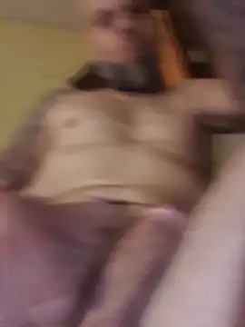 Snapshot of Ladyshaker82 chatting on February 2026 01:10:02 AM Ladyshaker82 online show from February 2026 01:10:02 AM