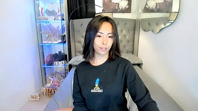 reighnempress online show from March 2026 01:07:02 PM