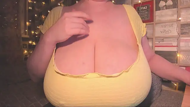 Snapshot of VickyBoobs chatting on January 2025 07:32:02 PM VickyBoobs online show from January 2025 07:32:02 PM