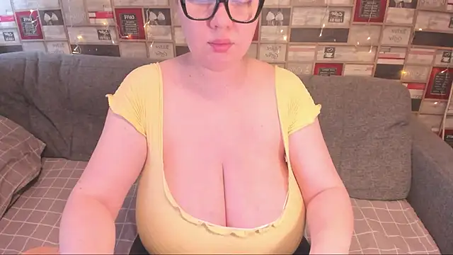 Snapshot of VickyBoobs chatting on February 2025 11:40:02 AM VickyBoobs online show from February 2025 11:40:02 AM