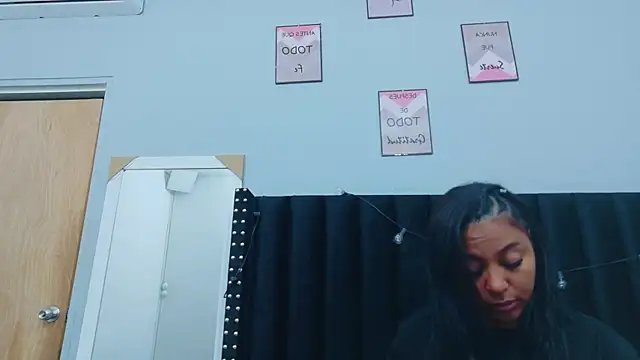 Snapshot of colombiamommy chatting on November 2025 12:37:01 PM colombiamommy online show from November 2025 12:37:01 PM