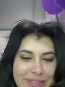 Snapshot of Alyaa_s chatting on October 2025 11:02:01 PM Alyaa s online show from October 2025 11:02:01 PM
