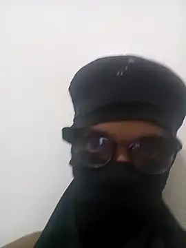 Snapshot of Smith23q123 chatting on February 2026 01:42:02 AM Smith23q123 online show from February 2026 01:42:02 AM