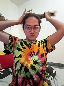 MarieLoveGlamorous online show from February 2026 01:43:01 PM