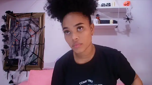 naia blessed online show from October 2025 09:15:02 PM