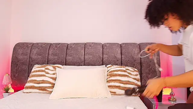 naia blessed online show from November 2025 07:14:01 PM