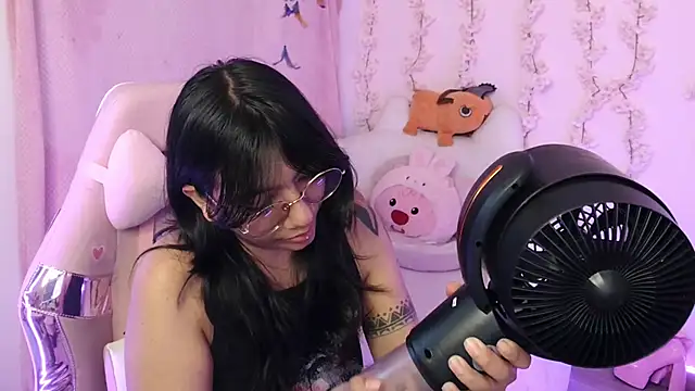 Snapshot of Nami_usagi chatting on November 2025 04:42:02 PM Nami usagi online show from November 2025 04:42:02 PM