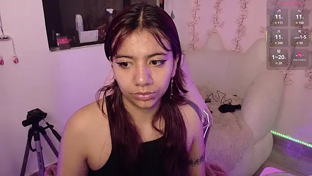 Snapshot of Nami_usagi chatting on April 2026 12:33:02 PM Nami usagi online show from April 2026 12:33:02 PM