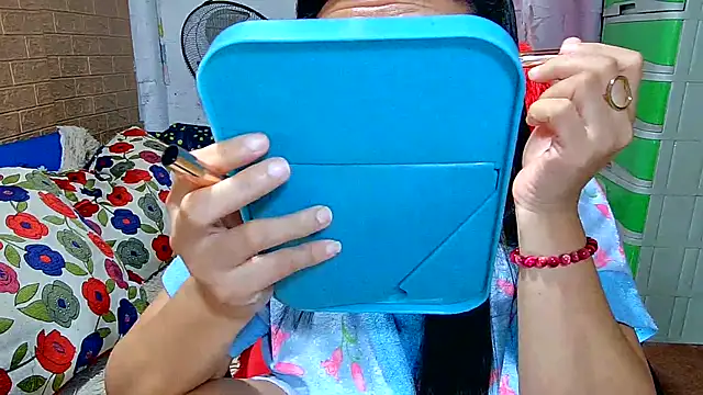 M e c e l online show from February 2025 09:04:01 PM