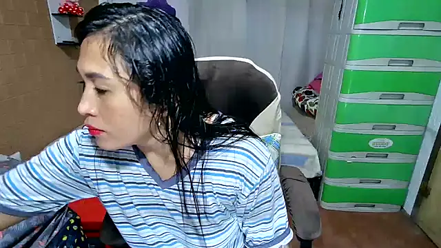 Snapshot of M_e_c_e_l chatting on May 2026 01:44:01 AM M e c e l online show from May 2026 01:44:01 AM