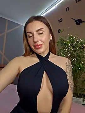 Snapshot of Kalli_Fornia chatting on December 2024 08:19:02 AM Kalli Fornia online show from December 2024 08:19:02 AM
