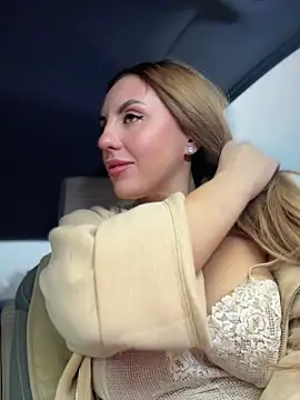 Kalli Fornia online show from November 2025 08:25:01 AM