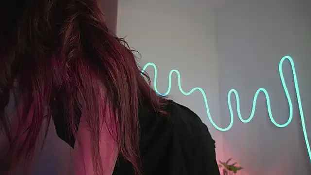 Snapshot of HannaMoom chatting on December 2024 10:22:01 PM HannaMoom online show from December 2024 10:22:01 PM