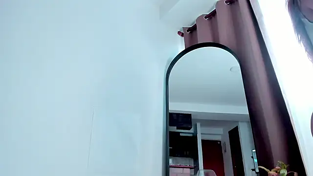 Snapshot of HannaMoom chatting on January 2025 09:17:01 PM HannaMoom online show from January 2025 09:17:01 PM