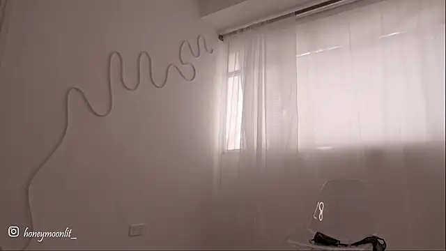 Snapshot of HannaMoom chatting on October 2025 09:45:01 PM HannaMoom online show from October 2025 09:45:01 PM