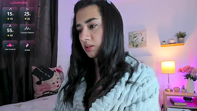 annadu011 online show from November 2025 01:46:02 PM