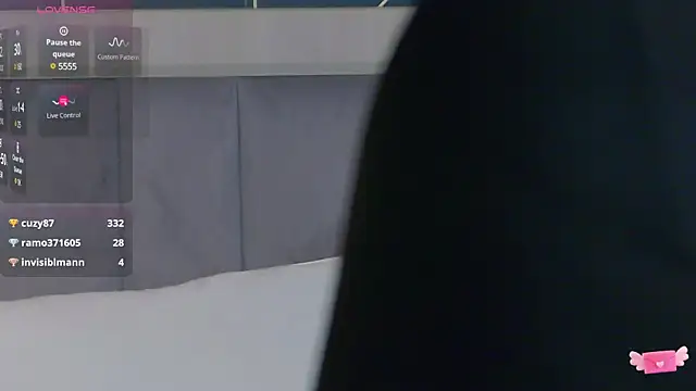 Snapshot of EmyLaveau chatting on January 2025 12:59:01 PM EmyLaveau online show from January 2025 12:59:01 PM