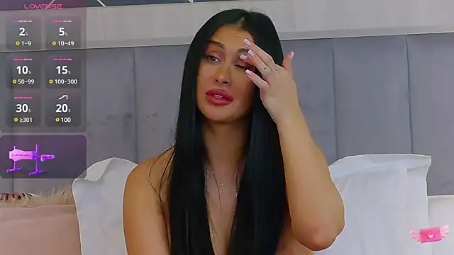 Snapshot of EmyLaveau chatting on February 2025 11:54:01 AM EmyLaveau online show from February 2025 11:54:01 AM