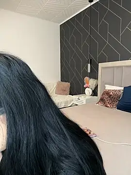 Snapshot of EmyLaveau chatting on February 2025 05:19:02 AM EmyLaveau online show from February 2025 05:19:02 AM