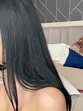 Snapshot of EmyLaveau chatting on February 2025 08:22:02 AM EmyLaveau online show from February 2025 08:22:02 AM