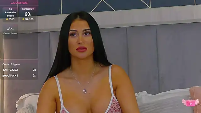 Snapshot of EmyLaveau chatting on February 2025 09:21:01 AM EmyLaveau online show from February 2025 09:21:01 AM