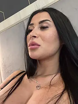 Snapshot of EmyLaveau chatting on February 2025 12:25:02 PM EmyLaveau online show from February 2025 12:25:02 PM