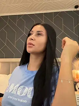 Snapshot of EmyLaveau chatting on March 2025 05:42:02 AM EmyLaveau online show from March 2025 05:42:02 AM